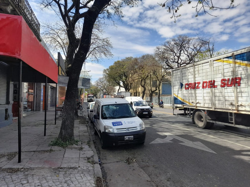 Alquilo Galpon, Deposito, Dueño Directo, Sobre Avenida Amancio Alcorta, Sin Comision. Altura Porton 4m