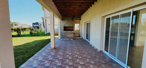 Casa En Venta En San Ramiro - Pilar 