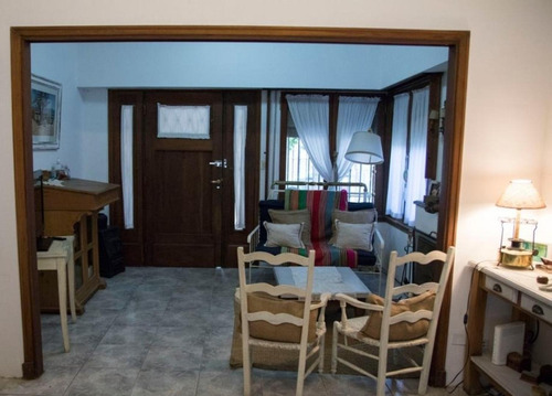 Imagen 2 de 9 de Chalet En Venta De 4 Ambientes En Ituzaingó Norte