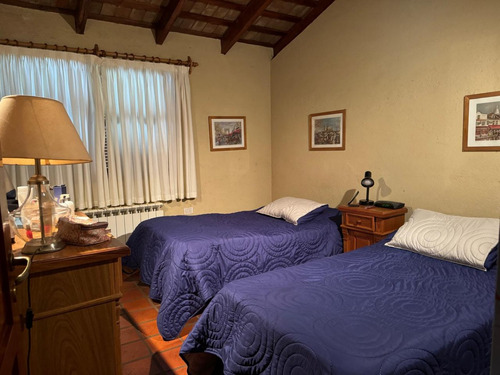 En Venta Espectacular Casa De Categoria En Agua De Oro