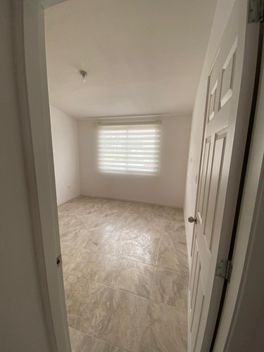 Casa Esquinera En Venta, Pomasqui - Conjunto Habitacional Villa Palermo