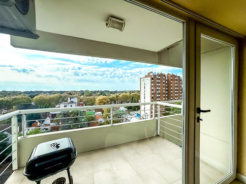 Excelente Departamento En Alquiler, 2 Ambientes Con Balcón Y Cochera En Martínez