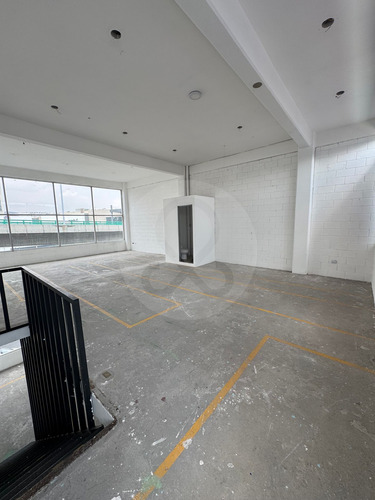 Edificio En Venta En Viveros De La Loma