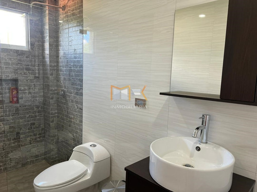 Imagen 18 de 21 de Pent House En Venta De Tres Niveles Con Terraza Hermosa Vista 04144588440