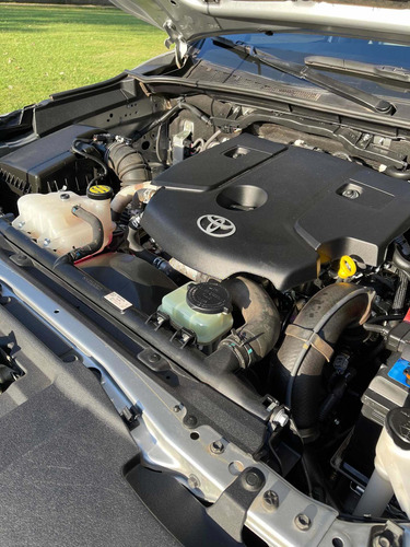 Toyota Hilux 2.8 Cd Srx 177cv 4x4 At 2016