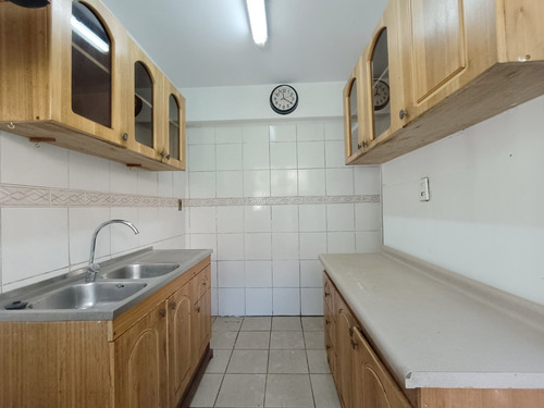 Departamento Primer Piso Con Patio - Providencia