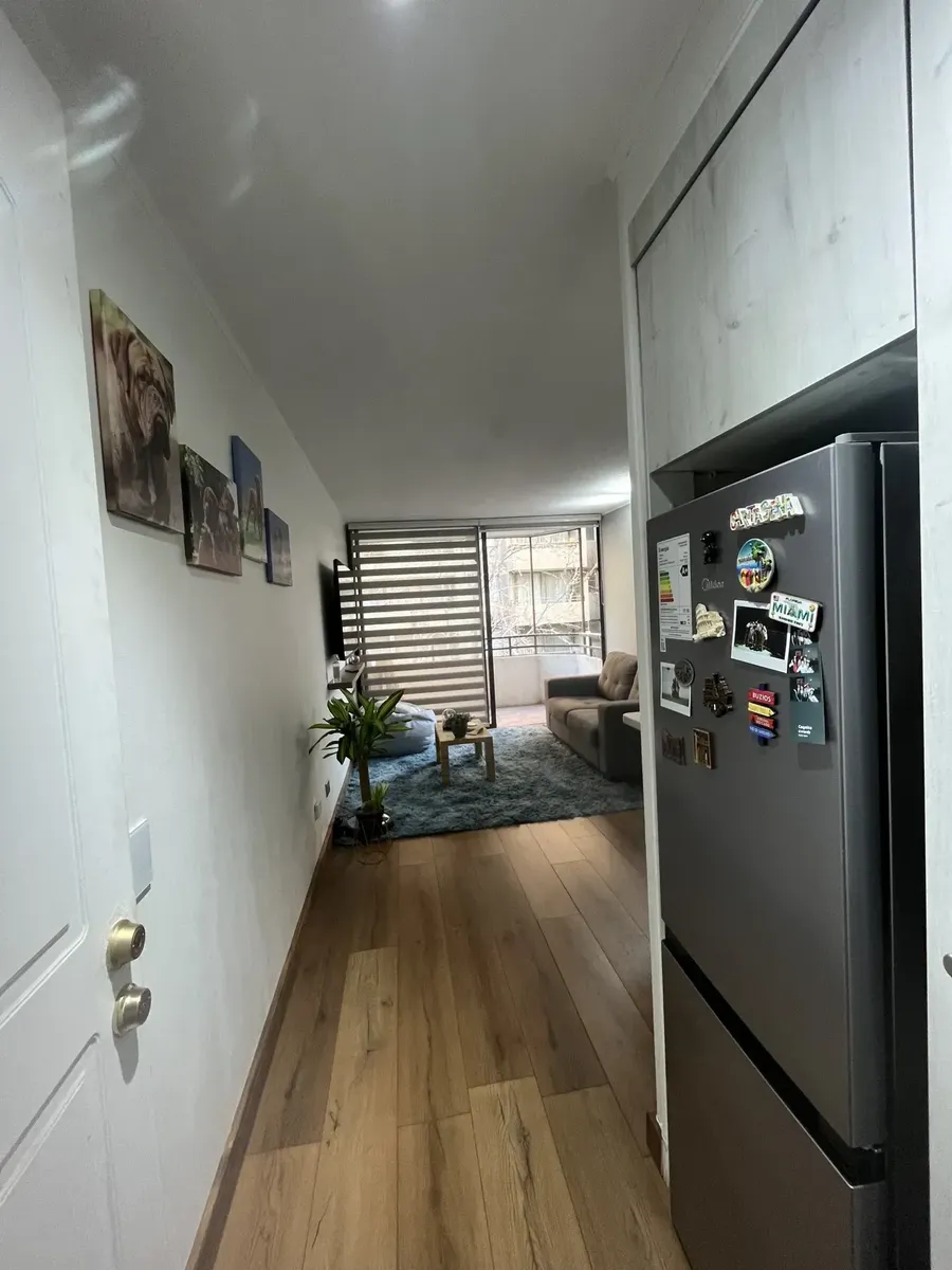 Imagen 2 de 11 de Un Dormitorio Con Estacionamiento Y Bodega