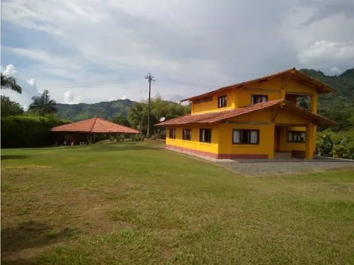 Vendo Fk De Recreo Vereda La Honda, 3 Cuadras Combia, Pereira