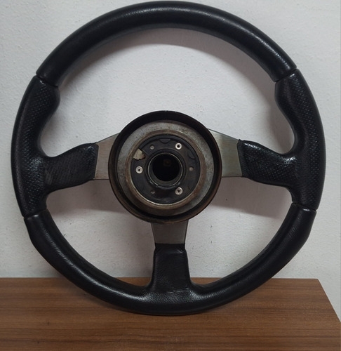 Volante Momo Antigo Made In Italy Carros Antigos Com Cubo (Usado)