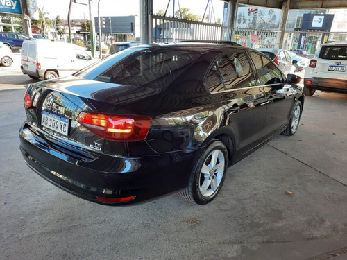 Imagen 5 de 18 de Volkswagen Vento 1.4t Highline L
