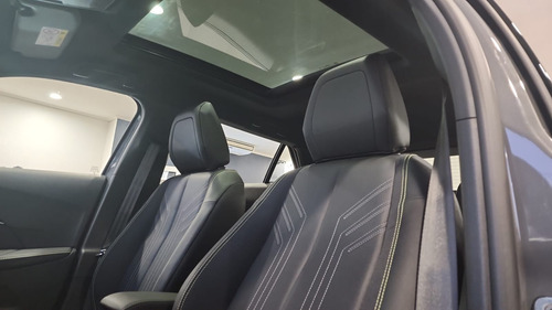 Peugeot 2008 1.0T Gt