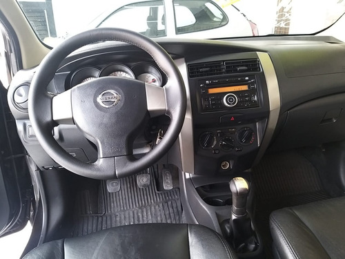 Imagem 10 de 15 de Nissan Livina S 1.6 Flex 2013 Completo