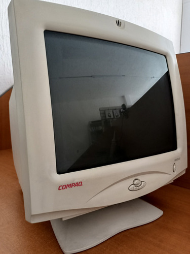 Monitor Crt Compaq Mv520 De 15  Con Microfono Excelente Edo.