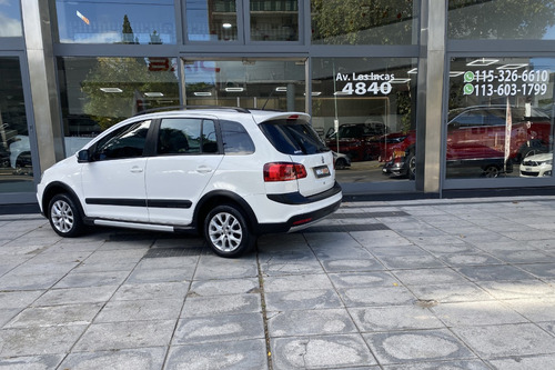Volkswagen Suran Cross 1.6 Highline 101cv