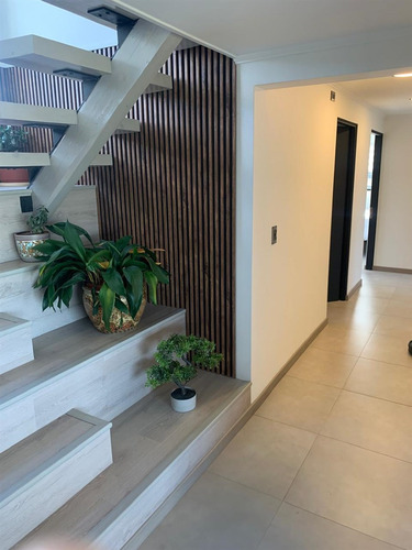 Casa En Venta De 4 Dorm. En Puerto Varas