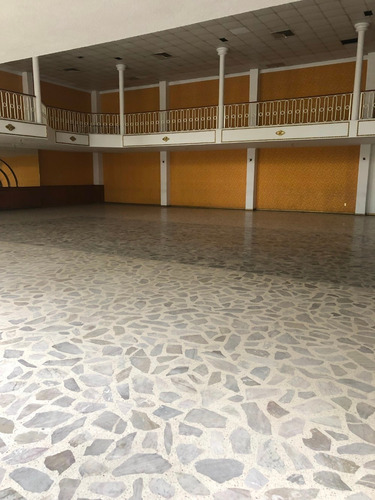 Imagen 4 de 7 de Rento Local/salon, Division Del Norte, Altamente Comercial