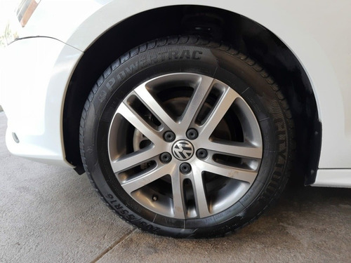 Imagen 13 de 14 de Volkswagen Jetta 2017 2.5 Trendline Tiptronic At