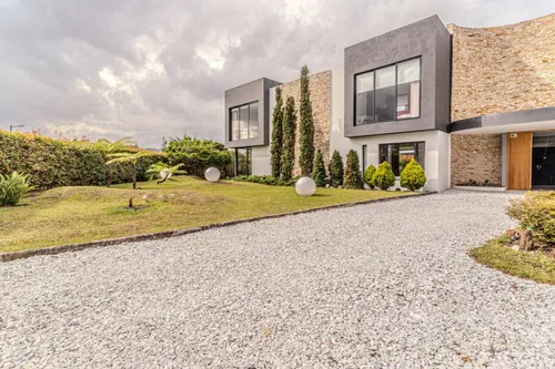Casa En Venta En Llanogrande. Cod V14030