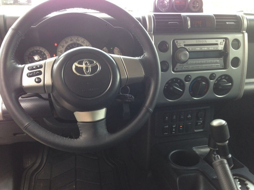 Imagen 12 de 13 de Toyota Fj Cruiser Premium 4x4 6 Cil Aut 2009 Gris