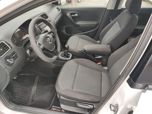 Volkswagen Vento 2.0 Confortline Mt