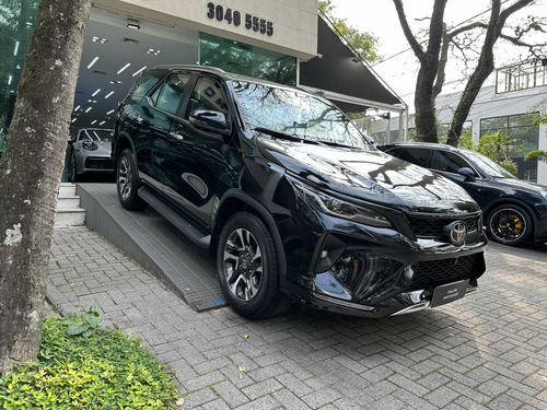 Toyota Hilux SW4 2.8 D-4D TURBO DIESEL SRX PLATINUM 7L 4X4 AUTOMÁTICO