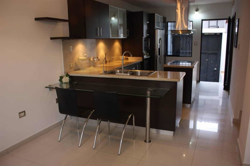 Imagen 2 de 20 de En Venta Casa Con Acabados Modernos Sprc