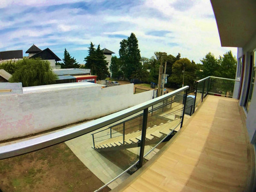 Apartamento En Venta A Metros De Rambla Costanera