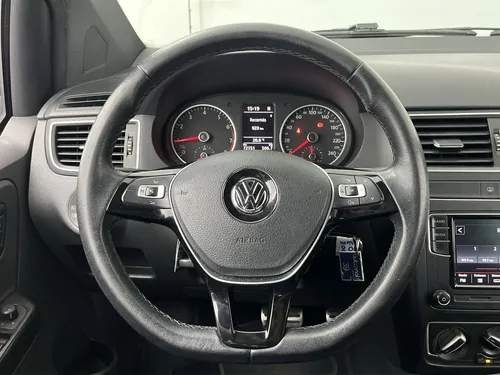 Volkswagen Cross Up BASICO 1.6 AUT 5P