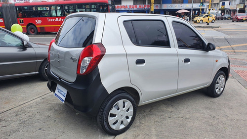 Imagen 4 de 12 de Suzuki Alto Plata 800 2018