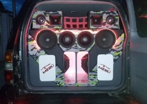 Imagen 6 de 12 de Cajones Y Empotrado De Sonido Para Carros