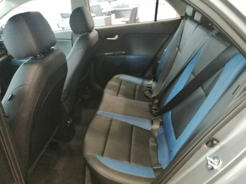 Imagen 9 de 15 de Kia Rio Hb S Pack Manual