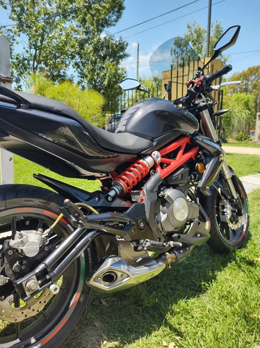 Imagen 8 de 11 de Benelli Tnt 300