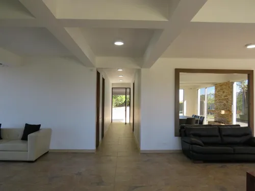 Casalote En Venta En Alto Del Escobero. Cod V14836