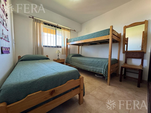 Venta De Departamento De 4 Ambientes Con Cochera Y Patio En Villa Gesell