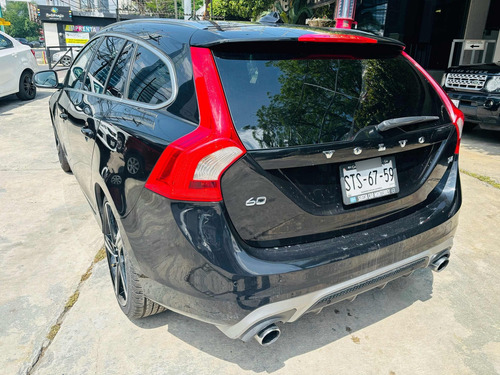 Volvo V60 2016 R Design T4