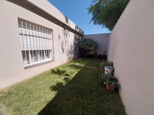 Vendo Amplia Y Cómoda Casa En Zona Sur
