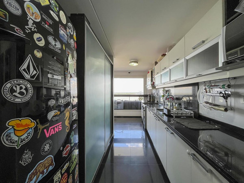 Imagen 9 de 30 de Departamento De 3 Dormitorios Con Amenities, Vista Al Río Y Cochera