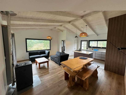 Casa En Arriendo A 5 Minutos Centro De Pucón (97123)