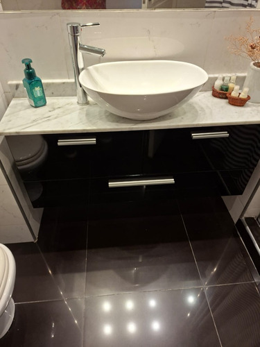 Peña Al 2500 Y Pueyrredón. Piso 6 Al Frente. Monoambiente Grande Muy Luminoso. 43 M2. Balcón. Impecable. Amoblado Y Equipado. Cochera Fija Cubierta. Seguridad 24 Hs. Amenities: Sum Gym Sauna Laundry