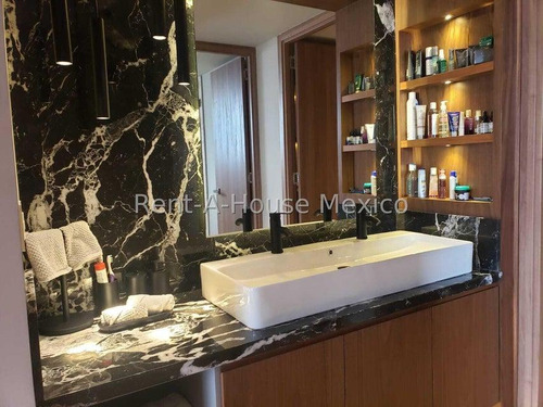 Departamento Amueblado En Venta En Hacienda De Las Palmas, Huixquilucan Jl 25-1069.
