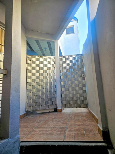 Grande Oportunidade! Vende-se Este Prédio Com 6 Kitinet E