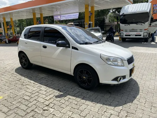 Chevrolet Aveo 1.6 Emotion Mt 4x2 2012