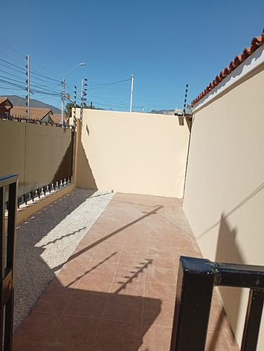 Excelente Casa 1 Piso Con Quincho