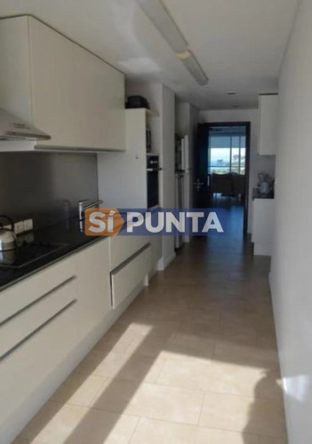 Imagen 4 de 16 de Apartamento De 3 Dormitorios Y Dependencia En Alquiler - La Barra
