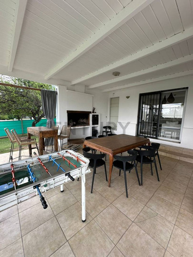 Altos Del Golf, Hermosa Casa De 4 Dormitorios En Villa Allende