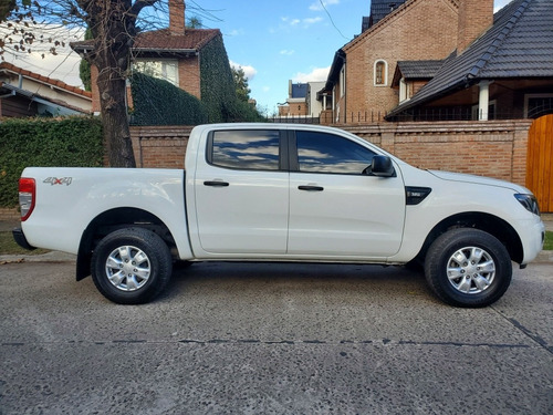 Imagen 2 de 11 de Ford Ranger 3.2 Cd 4x4 Xls Tdci 200cv Manual 2015