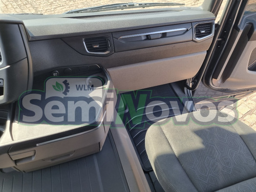 Imagem 13 de 15 de Scania Trucado R 450 6x2 2019/2020 - Teto Alto