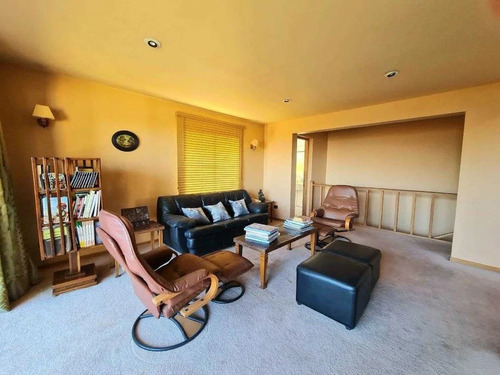 Casa En Venta De 4 Dorm. En Las Condes
