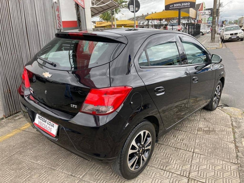 Imagem 4 de 8 de Chevrolet Onix 1.4 Mpfi Ltz 8v Flex 4p Manual