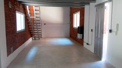 Cochabamba Al 400 Entre Bolívar Y Defensa, San Telmo. Impecable. 120 M2. Loft Dúplex 2 Ambientes Y Medio. Vestidor. Patio Grande. Baño Grande. Luminoso. Bajas Expensas. Totalmente Reciclado
